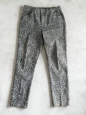 DG2 BY DIANE GILMAN Light Gray Animal Print Jeans Size 10